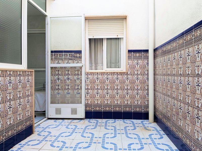 Foto 4ae197ed-abd5-4931-b2ec-47b22424832d. Edificio se vende edificio con cochera y 2 pisos para entrar a vivir en Mancha Real