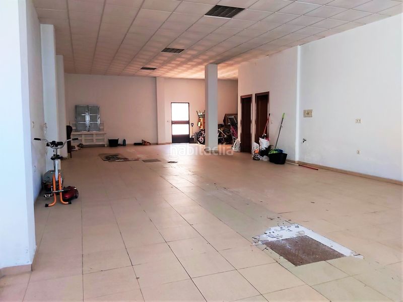 Foto 5bd087fd-977e-42fc-98f0-ba2de39a7645. Edificio se vende edificio con cochera y 2 pisos para entrar a vivir en Mancha Real