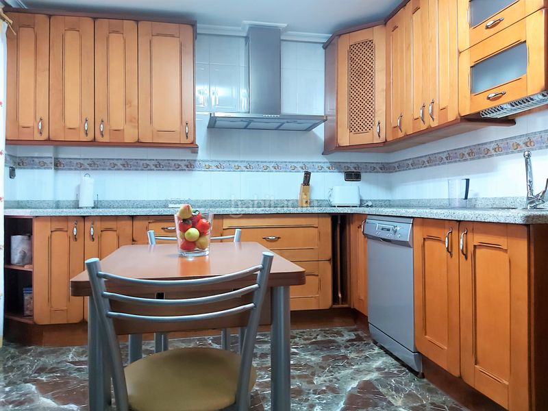 Foto 7279120d-2110-4bef-a251-86c5f65df54f. Edificio se vende edificio con cochera y 2 pisos para entrar a vivir en Mancha Real