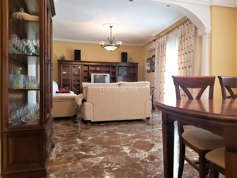Foto 776b6966-3141-493a-9652-15a7f64724bd. Edificio se vende edificio con cochera y 2 pisos para entrar a vivir en Mancha Real