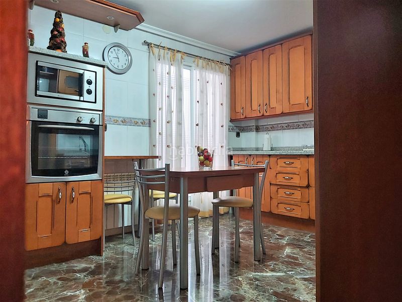 Foto a305bb6f-6b23-4ee6-9391-edb2f6d3e5f3. Edificio se vende edificio con cochera y 2 pisos para entrar a vivir en Mancha Real