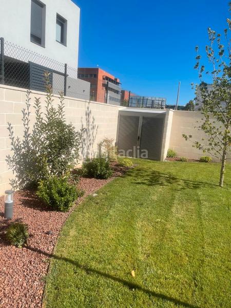 Foto b02b22a2-0180-43a9-9351-a76105c6bec8. Maison jumelée 250m<sup>2</sup> dans carrer albert coma i estadella 14 dans Lleida