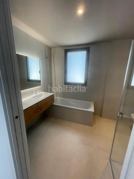 Foto c17972c4-5e55-4054-8013-84cba1a24efb. Maison jumelée 250m<sup>2</sup> dans carrer albert coma i estadella 14 dans Lleida