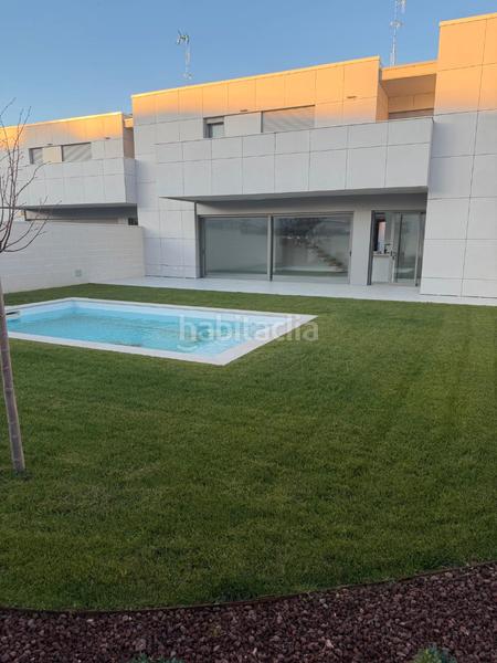 Foto 3e02a0e3-253b-4dd5-9651-6fe35f39ba00. Casa aparellada 264m<sup>2</sup> a carrer albert coma i estadella 14 a Lleida