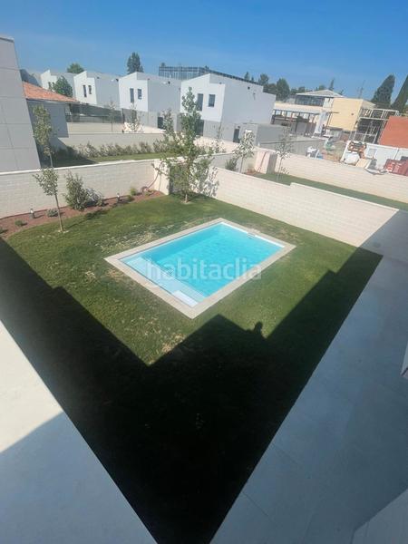 Foto b9d36925-7c40-4032-8095-56ea67b5aa5b. Casa aparellada 264m<sup>2</sup> a carrer albert coma i estadella 14 a Lleida