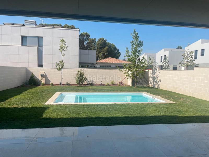 Foto c6ee4189-190a-4cc6-9148-aad17dbe69f4. Casa aparellada 264m<sup>2</sup> a carrer albert coma i estadella 14 a Lleida