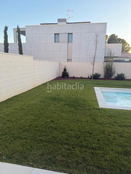 Foto cd77b6fd-bbe2-4c70-9202-725c7ccb7878. Casa aparellada 264m<sup>2</sup> a carrer albert coma i estadella 14 a Lleida