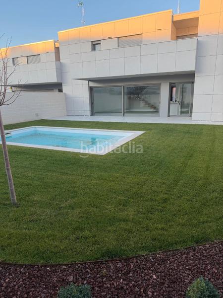 Foto dc607106-e1a9-4499-91b4-670c992f290a. Casa aparellada 264m<sup>2</sup> a carrer albert coma i estadella 14 a Lleida