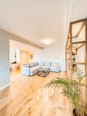 Affitto Appartamento  Carrer d'aragó. Piso de 180m, 3 habitaciones dobles, ideal para compartir