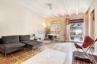 Appartement  Carrer d'en robador. Piso con mucho encanto y luz natural