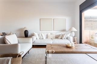 Maison  Avinguda joan garí. Casa amplia con jardín, vistas al mar y a 15 minutos de barcelon