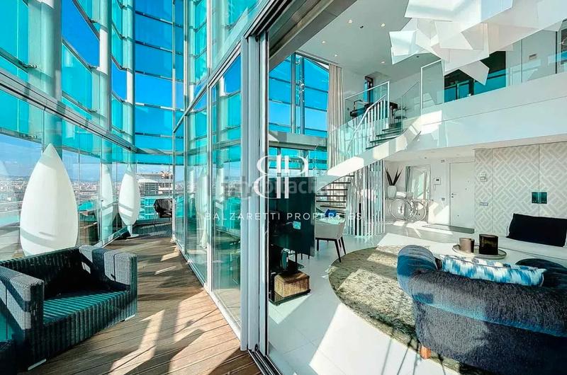 Foto 77cf72bc-2b39-4d5b-aca2-5fc7791e48f1. Ático atico con piscina privada en zona inmejorable en Barcelona