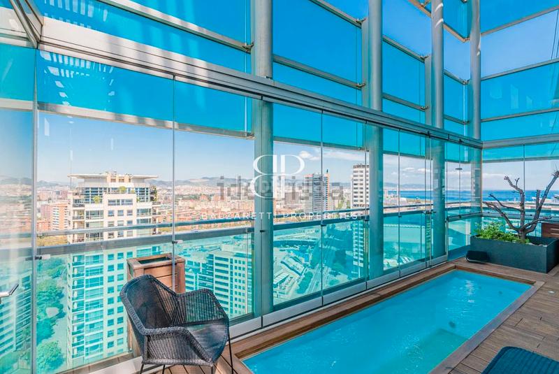 Foto ab5175fd-65cb-47ad-a95b-cd4f951683e0. Ático atico con piscina privada en zona inmejorable en Barcelona