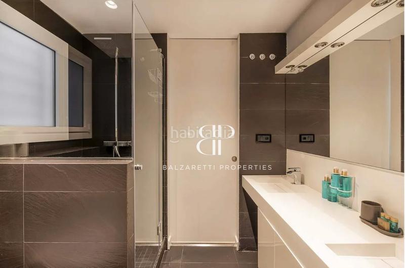 Foto 30a62441-1a62-4e08-b108-57858bba0f79. Alquiler piso amplio piso en rambla catalunya, totalmente exterior, 3 habitaciones en Barcelona