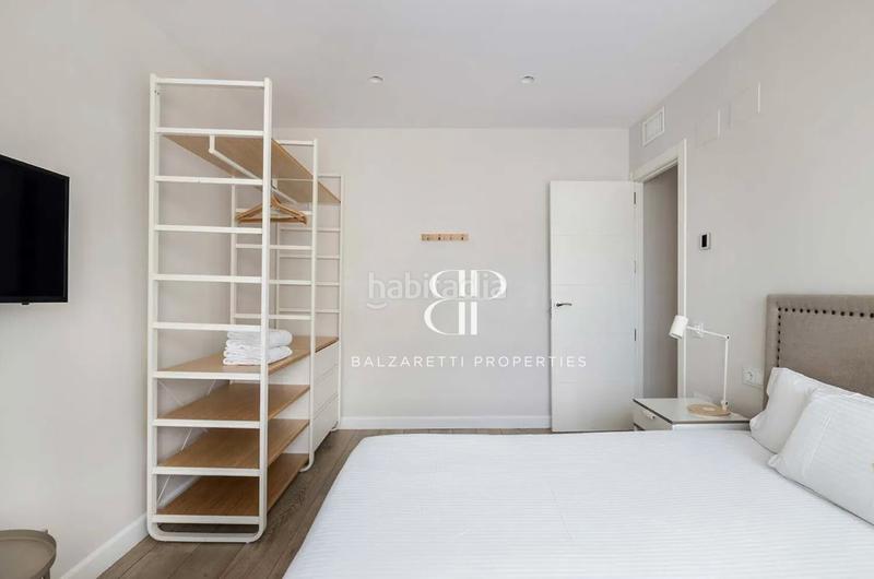 Foto 6b47c977-f4b5-4465-bb03-4935d5c4881b. Alquiler piso amplio piso en rambla catalunya, totalmente exterior, 3 habitaciones en Barcelona