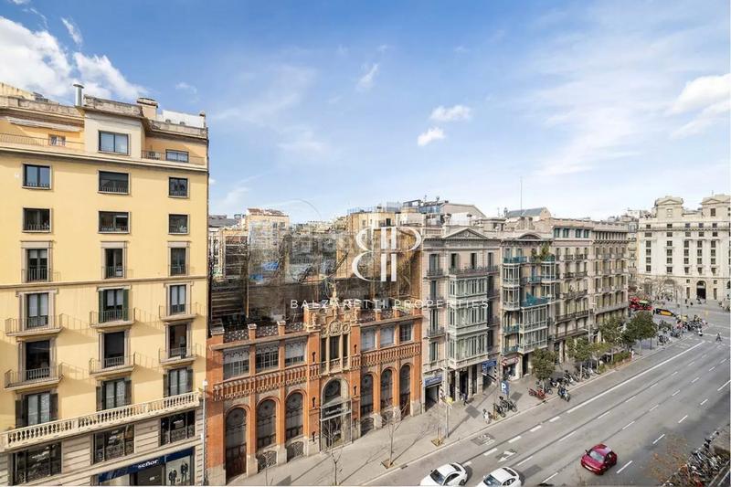 Foto bb53b403-f5d3-45b4-9a6b-6ab80a4ba74b. Alquiler piso amplio piso en rambla catalunya, totalmente exterior, 3 habitaciones en Barcelona