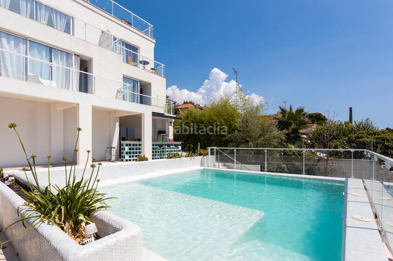 Foto 11f073cf-1fe4-4027-b5a4-0b272e515c7d. Édifice dans Centre Masnou (El)