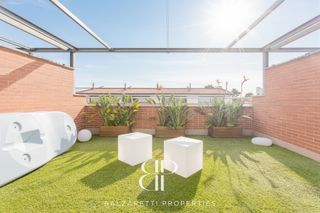 Casa aparellada a Camí pla de sant pere 28. Casa a solo unos minutos caminando de la playa