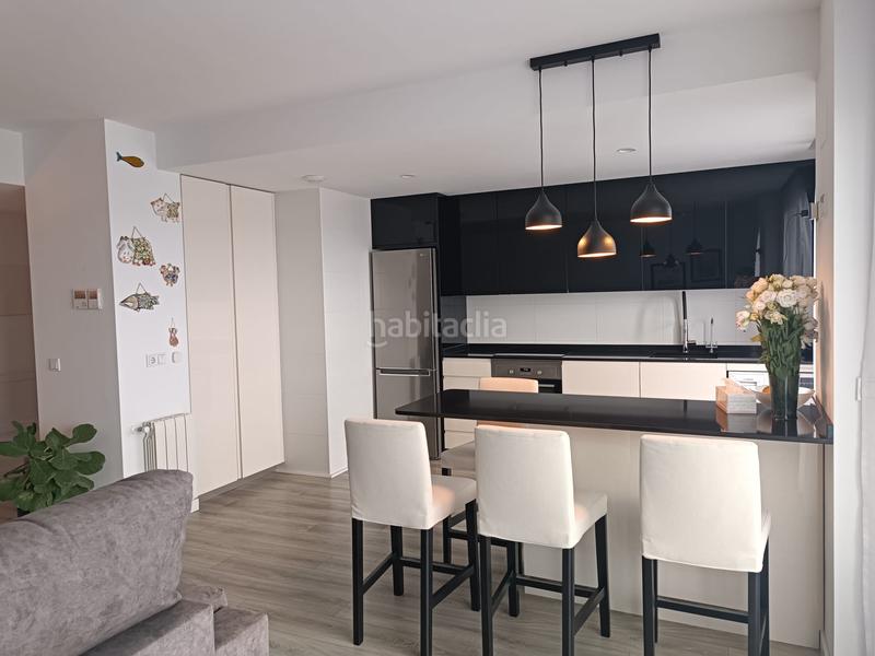 Foto 27f2de21-a23c-4b4f-8b9d-f71c321768c6. Apartament amb calefacció aparcament piscina a Campello Pueblo Campello (el)