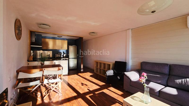 Foto a81b05d6-1502-4287-8a89-4e8056125dae. Apartament amb calefacció a Albufereta Alicante
