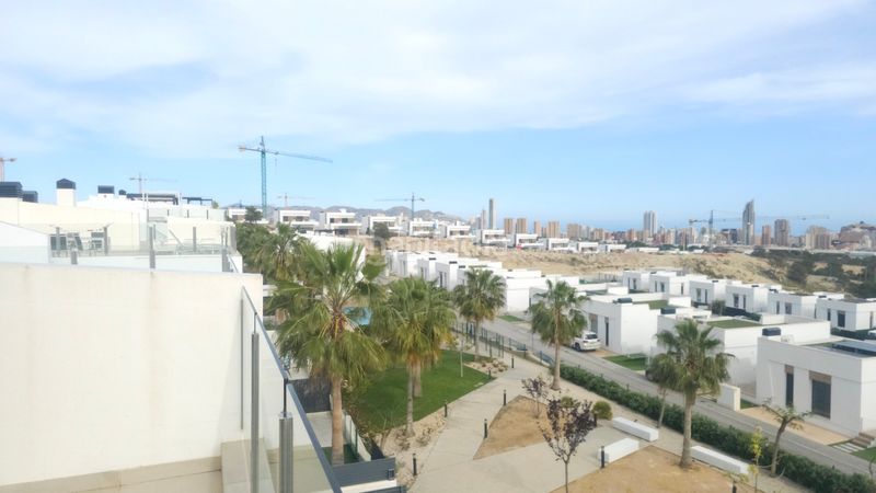 Foto d3990bdb-f56e-436d-a06a-e6cc400dbd18. Lloguer àtic amb calefacció aparcament piscina a Finestrat