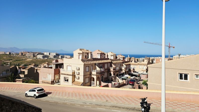 Foto 25e5c6d3-ff98-4791-86fa-e5445549c03a. Casa amb calefacció piscina a Monte y Mar Santa Pola