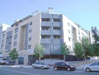 Parking coche en Maria teresa leon 17. Garaje en venta