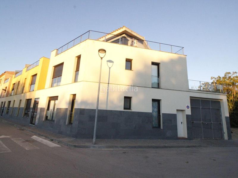 Foto 5c03843b-1f5d-4e64-8648-8ed9cd6953f8. Parking coche en migdia 11 garaje en venta en Vila-sacra