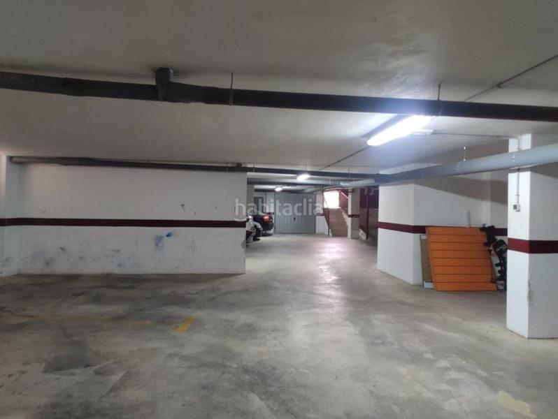 Foto 6ff154d4-a594-4e6e-9f54-086d49cb0655. Parking voiture dans europa 1 y 3 dans Almoradí