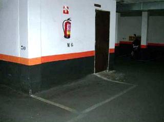 Parking coche en Valle del silencio 24. Garaje en venta