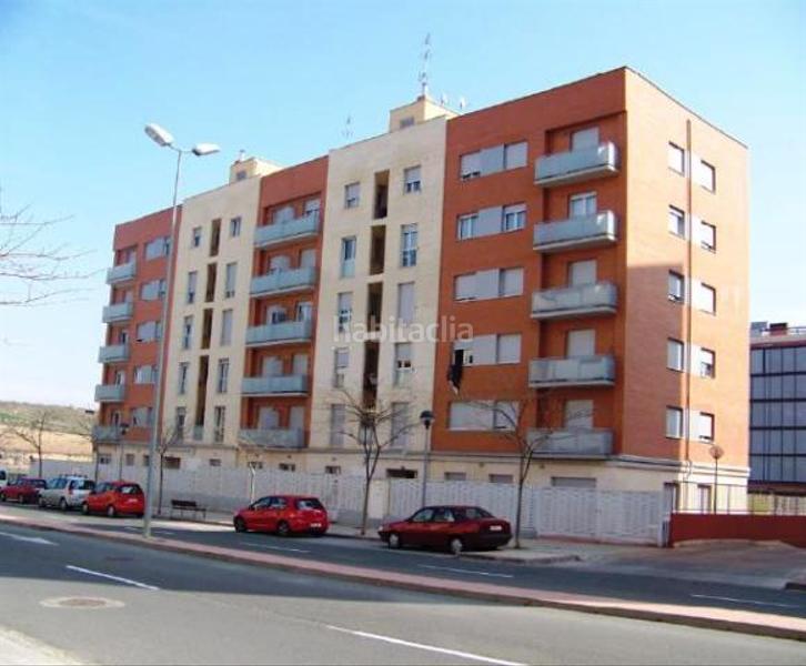 Foto fa82f89d-06f4-49e3-a1c4-181a0fb67a56. Parking coche en irlanda 4-6 garaje en venta en Portillejo - Valdegastea Logroño