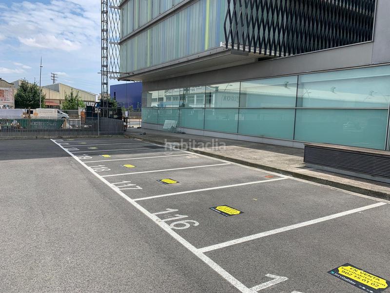 Foto 4b0f8cd8-0762-48b1-ae92-5e588ff20c4e. Parking coche en portal de gamarra 1 garaje en venta en Vitoria - Gasteiz