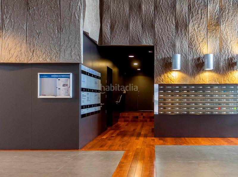 Foto 5a4dabd8-8caf-4e6f-af5b-1a37d8422884. Parking coche en portal de gamarra 1 garaje en venta en Vitoria - Gasteiz