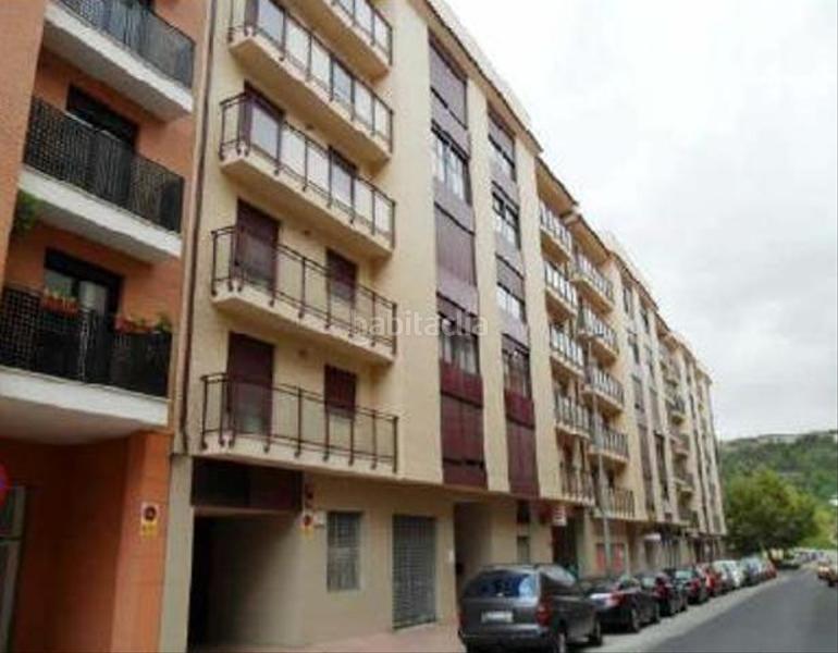 Foto e584dccd-d2ba-401a-8f43-568b6b4617ce. Aparcament cotxe a joaquin masmano ibañez 1 a Buñol