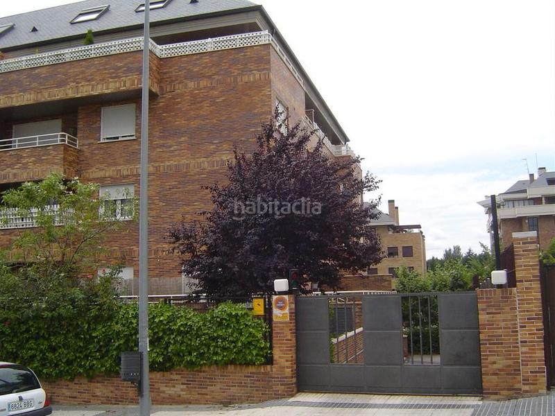 Foto 9507eba3-705d-4642-8930-56fa3a4c4b5b. Aparcament cotxe a principe de asturias 13 a Monte el Pilar Majadahonda