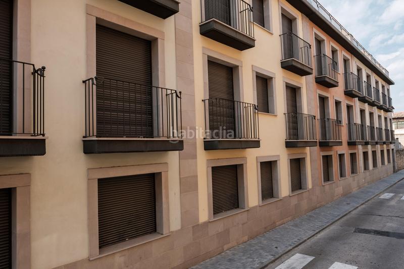 Foto e89dbf26-bb14-4615-9a52-5df0c0e55104. Aparcament cotxe a mestre marti 2 a Tàrrega