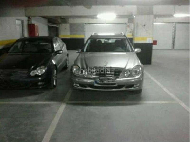 Foto 3f0db3fe-c18d-4d3e-9c44-111996f345ec. Aparcament cotxe a estación 17 a Lemoa