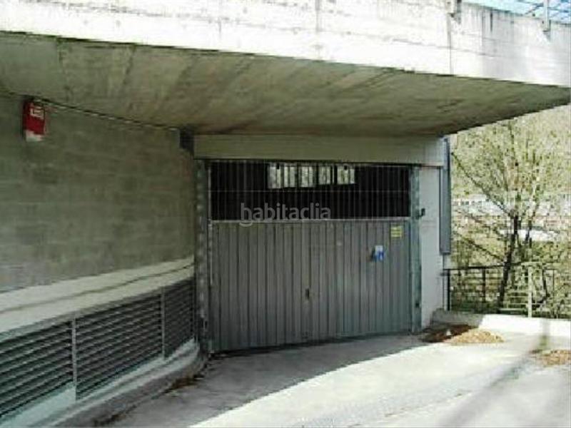 Foto a92ccbe9-67cd-4225-820c-f8040c68812a. Aparcament cotxe a estación 17 a Lemoa