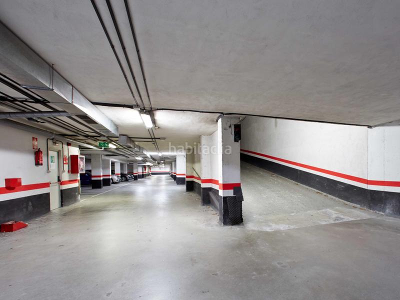 Foto 0b6c5725-b0a5-4c33-8a0e-309d7b3d73a5. Autoparkplatz in iturriza 39-47 in Berriz