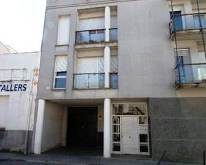 Aparcament cotxe a Enric coris 14. Garaje en venta