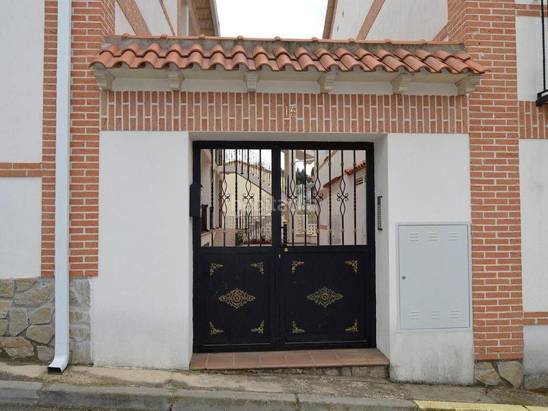 Foto e6f91279-7037-48a3-8017-9ae09116fb7f. Parking coche en almendro 15 garaje en venta en Santorcaz