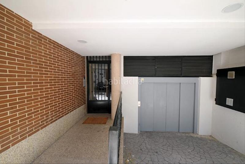 Foto e3891e54-70eb-4467-aacb-657e7b4b4d03. Parking coche en higares 2 garaje en venta en Olías del Rey