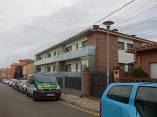 Aparcament cotxe a Del castell 9-11. Garaje en venta