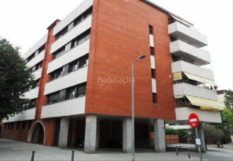 Foto 701ecdac-daf6-4d42-ae92-0b4a59c19820. Aparcament cotxe a cervantes 32-34 a Centre Sabadell