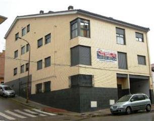 Car parking in Cuesta del caz 10-12. Garaje en venta