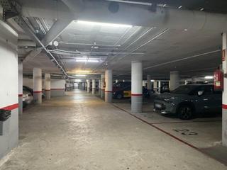 Car parking  Frederic mompou.... Garaje en venta