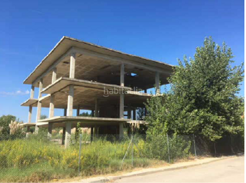 Foto 4fd23c86-a37f-44b0-8d42-73a96d2a2b72. Edificio in mossen pere ribot 1 in Riells i Viabrea