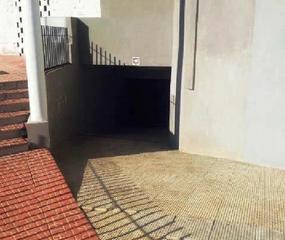 Aparcament cotxe a America 2. Garaje en venta