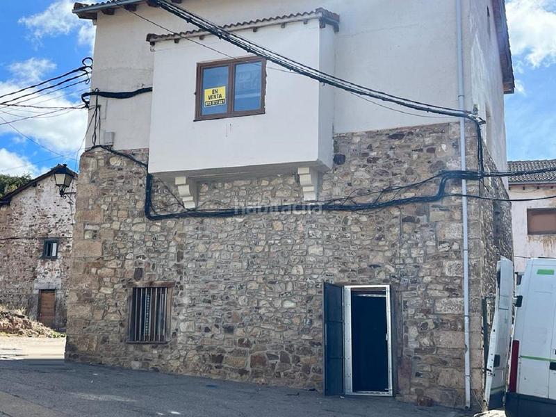 Foto 61a5b3ec-55b3-4e41-bf39-358e5cda98bb. Casa en del pueblo 9 vivienda en venta en Barruelo de Santullán