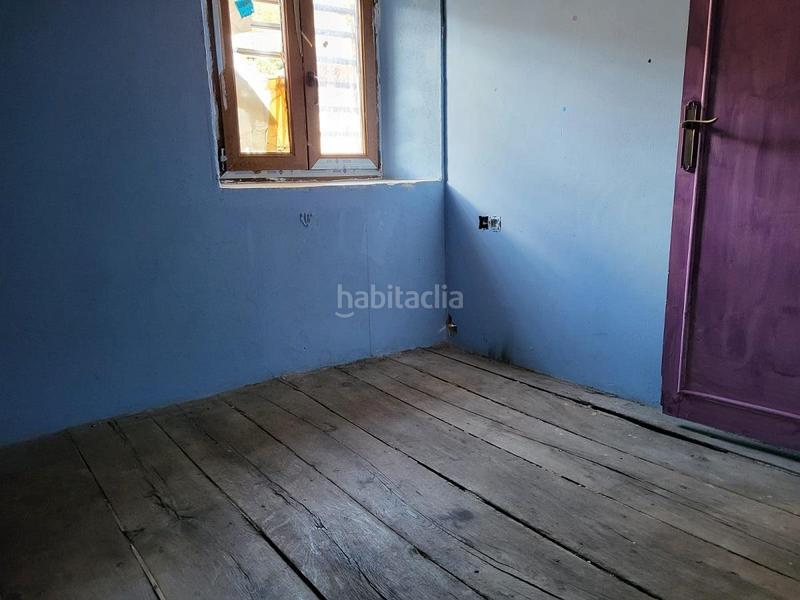 Foto fae6b317-8602-4abc-b904-96c45a256640. Casa en del pueblo 9 vivienda en venta en Barruelo de Santullán